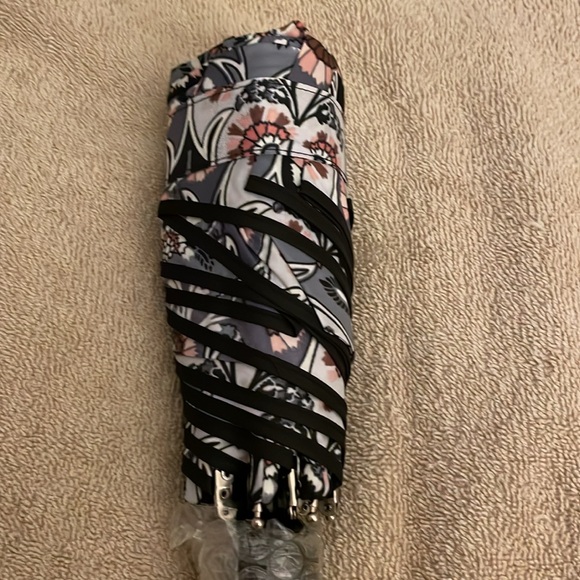 Vera Bradley Automatic Mini Umbrella NWT - Picture 4 of 7